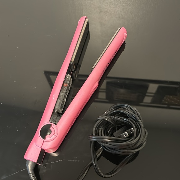 Pink hair straightener - Picture 3 of 4